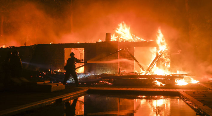 Aumenta a 83 la cifra de fallecidos en incendios en California