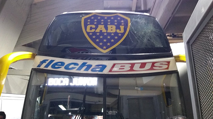 Video: El "infierno" que se vivió al interior del bus de Boca cuando los hinchas de River atacaron y rompieron vidrios