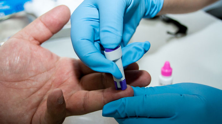 Renuncia jefa de VIH del Minsal en medio de alza de contagios en el país