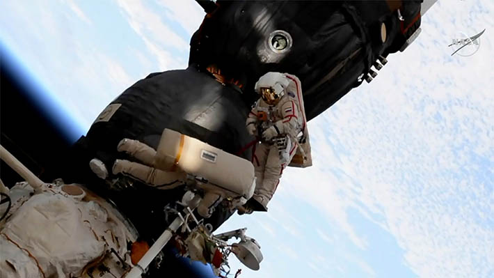 Astronautas rusos concluyen una de las caminatas "m&aacute;s dif&iacute;ciles" en la Estaci&oacute;n Espacial Internacional