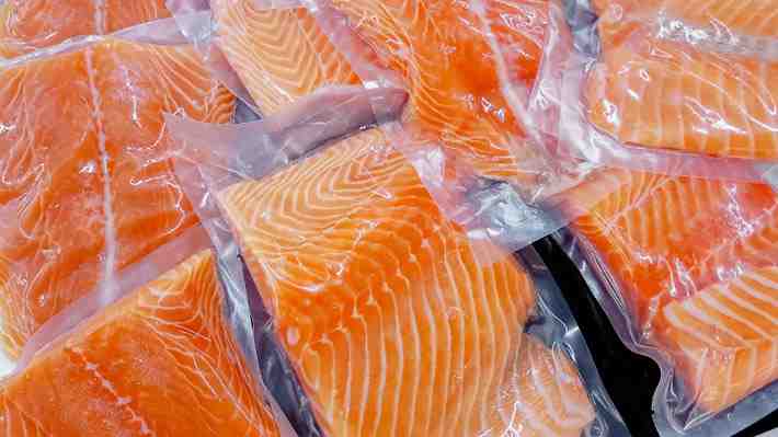 FNE aprueba compra de AquaChile por parte de Agrosuper: No se ven riesgos que podrían afectar a la competencia