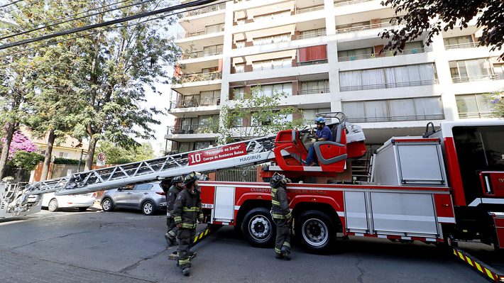 Rescatan a trabajador que cayó a pozo donde se construye ...