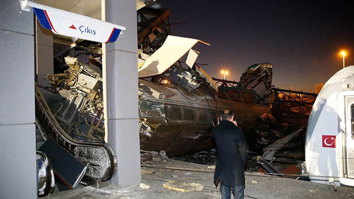 Descarrilamiento de tren en Turquía deja al menos siete fallecidos y decenas de heridos