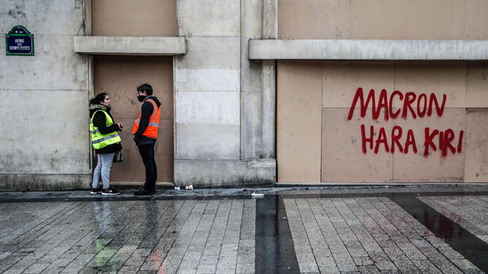Gobierno francés encara una semana decisiva para desactivar la crisis de los "chalecos amarillos"