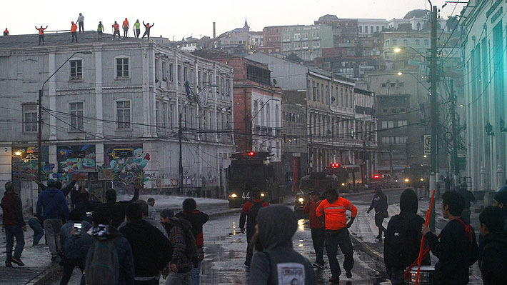 Fuerzas Especiales y trabajadores portuarios vuelven a enfrentarse en Valparaíso