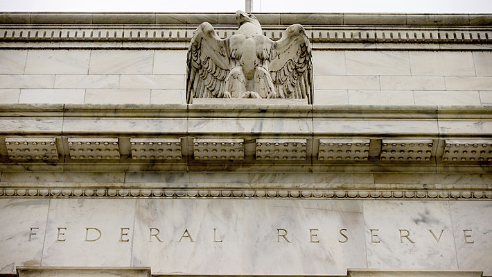 Reserva Federal eleva tasa de interés por unanimidad pese a presiones de Trump