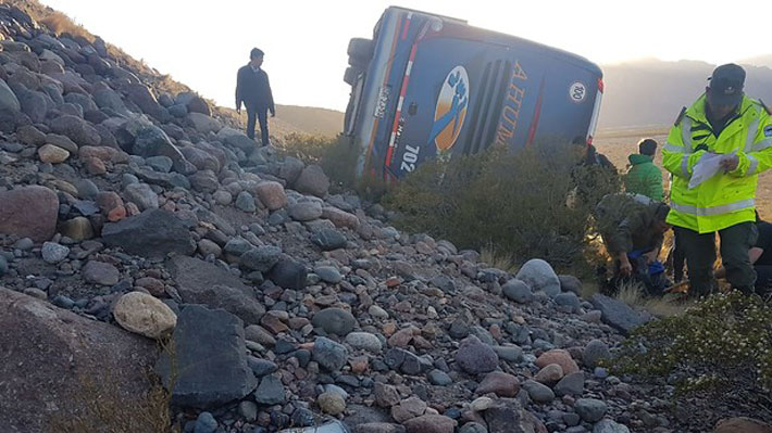 Conductor de bus que volcó en ruta a Mendoza sería acusado por homicidio culposo agravado