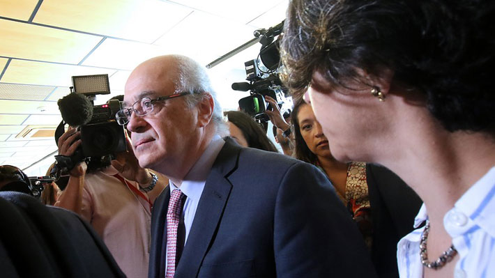 Ex oncólogo de Clínica Las Condes no podrá acercarse a mujer que lo denunció por abuso sexual
