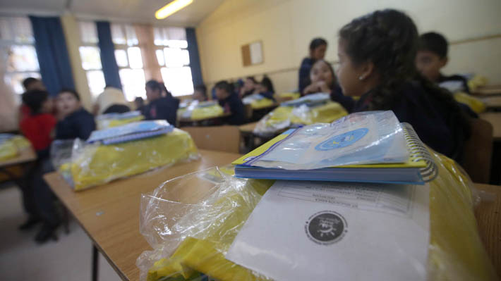 Oposición anuncia proyecto que obliga a colegios privados a destinar cupos a alumnos de familias vulnerables