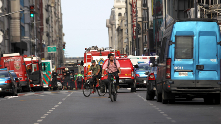 Incendio en hotel del centro de Buenos Aires deja un muerto y m&aacute;s de 50 heridos
