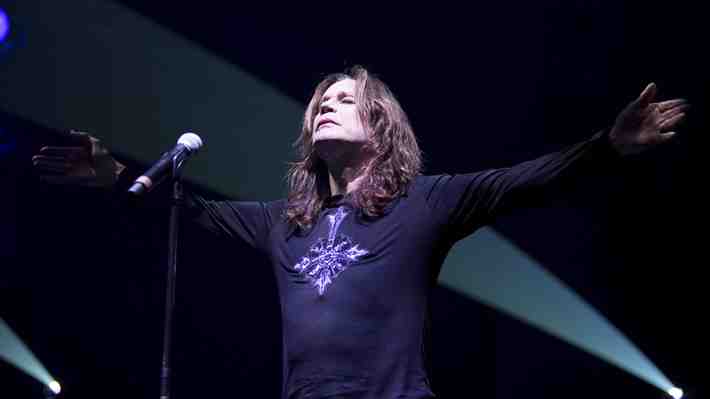 Ozzy Osbourne fue hospitalizado debido a una complicación de la gripe que padece