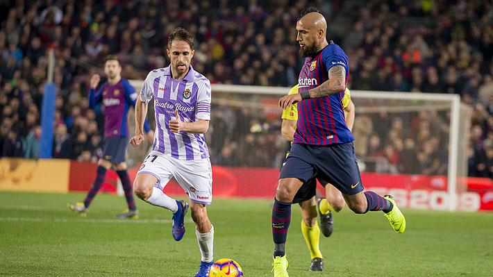 Desde "sus carencias con el balón son notables" a "batallador": Prensa hispana se divide por nivel de Vidal en triunfo del Barça