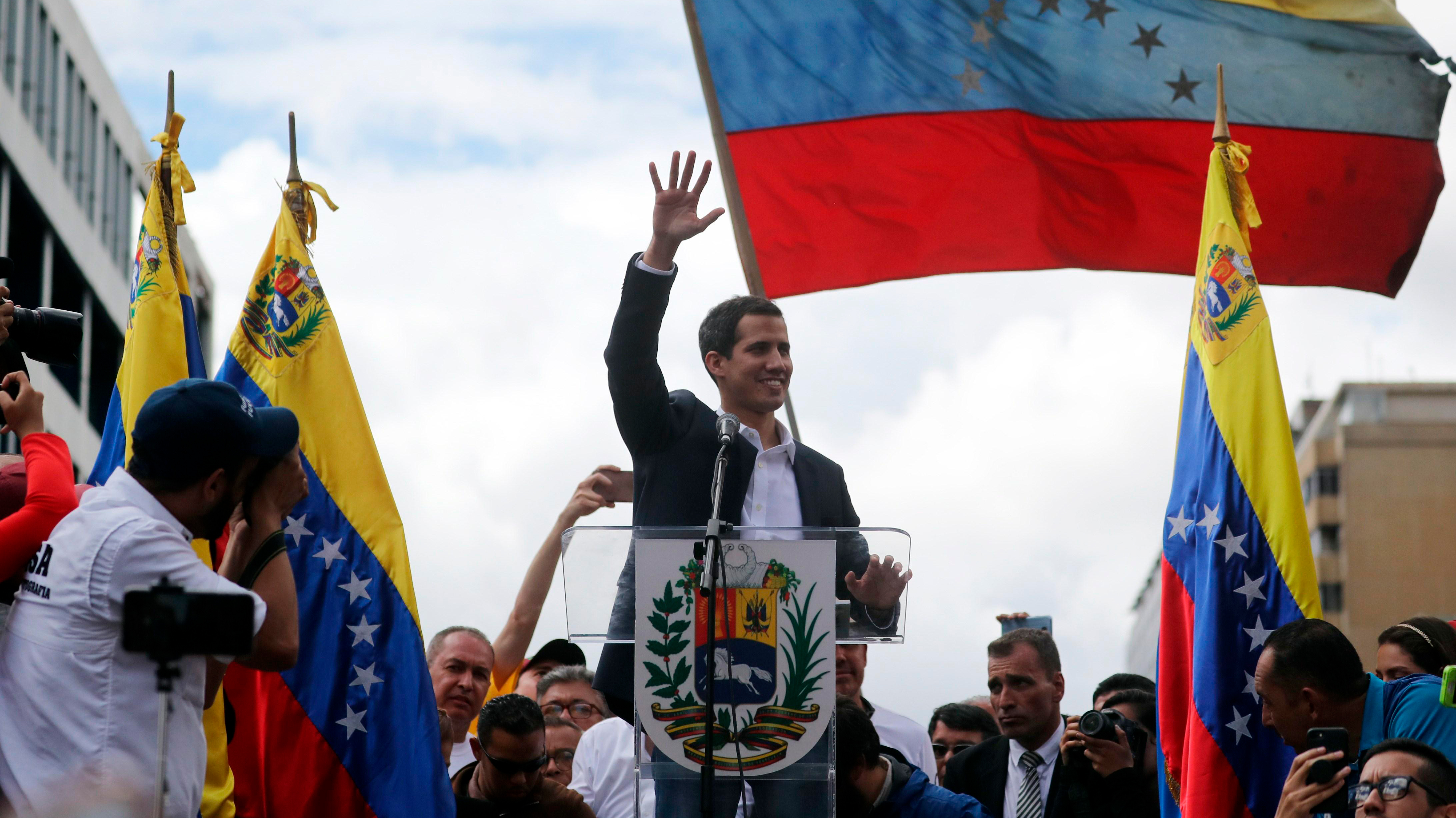 Guaidó llama a realizar movilizaciones en Venezuela para forzar la entrada de ayuda humanitaria