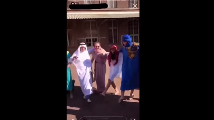 Polémica en Bélgica por acto escolar donde estudiantes se disfrazaron de musulmanes portando explosivos falsos