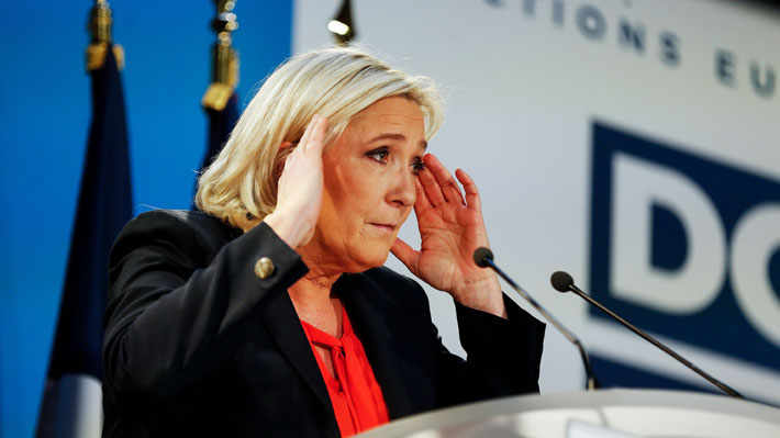 Fiscalía francesa pide enjuiciar a Marine Le Pen por publicar fotos de ejecuciones del EI