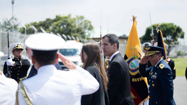 Guaidó llega a Ecuador, reitera su oferta de amnistía militar y avisa de "consecuencias" a quienes "vayan en contra del pueblo"