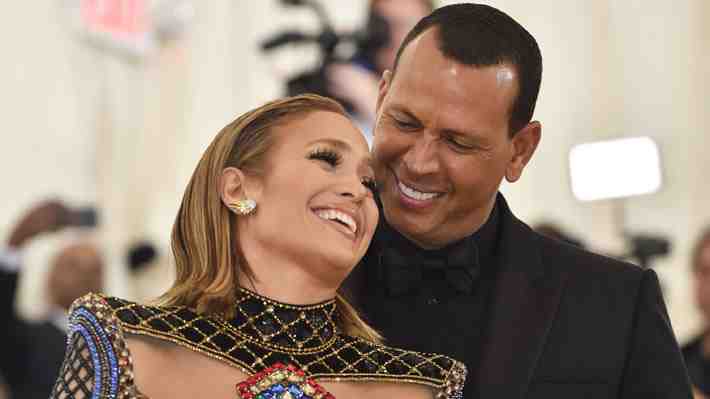 La foto con la que Jennifer Lopez confirmó su compromiso con el ex beisbolista Alex Rodriguez