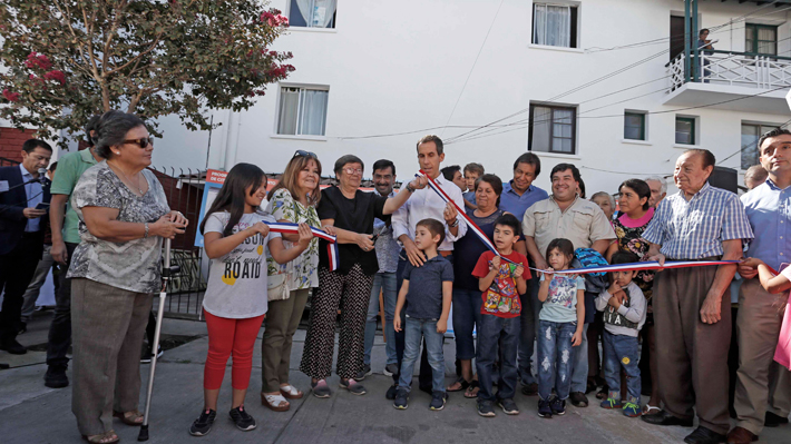 Alcalde de Santiago inauguró obras de mejoramiento en la Población Yarur