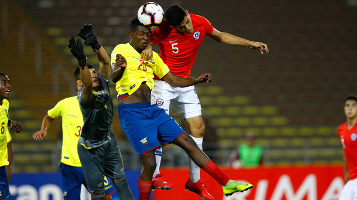 La “Roja” deja escapar el triunfo de manera increíble ante Ecuador tras ir ganando 2-0 y se enreda en el Sudamericano Sub 17