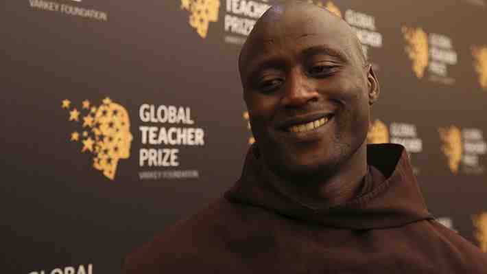 Monje franciscano es el mejor profesor del mundo: Peter Tabichi dona el 80% de su sueldo a proyectos comunitarios