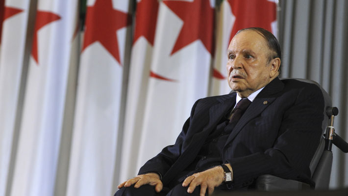 Bouteflika pide perdón al pueblo argelino y defiende sus 20 años de mandato tras renunciar a la Presidencia