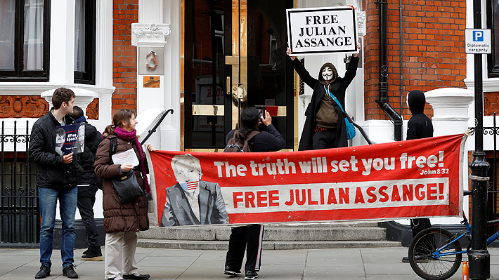 Gobierno de Ecuador desmiente rumores sobre posible expulsión de Assange de embajada en Londres