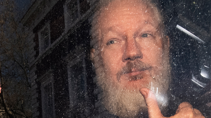 Más de 70 diputados británicos solicitan priorizar la extradición de Assange a Suecia para cerrar investigaciones