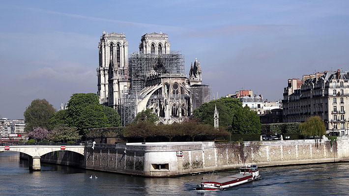 Francia lanza un "concurso internacional" para reconstruir la aguja de Notre Dame