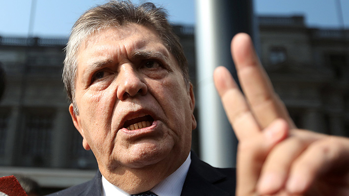 Ex Presidente Alan García es internado de gravedad tras dispararse durante su detención