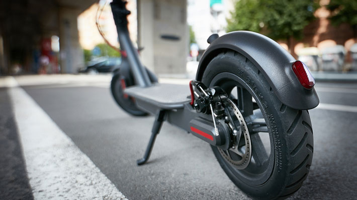 Acusan "secuestros" de scooters en EEUU: Empresa "remolca" miles de vehículos al mes