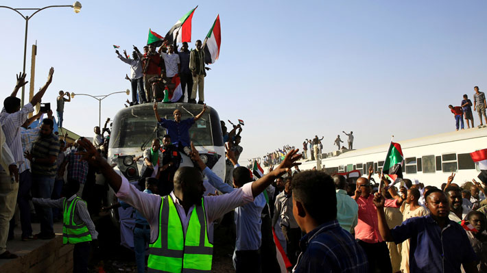 Estados Unidos apoya "la legítima demanda" del pueblo sudanés para que el Ejército ceda el poder del Gobierno
