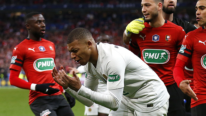 Mira la brutal patada de Mbappé en la sorpresiva derrota del Paris Saint Germain en la final de la Copa de Francia