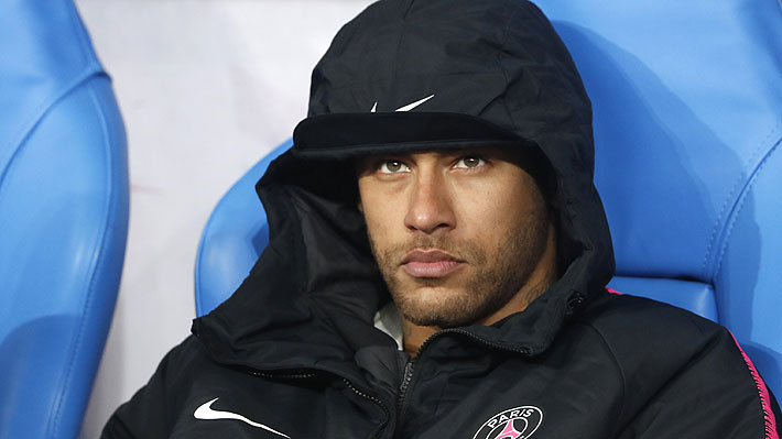 Video: La agresión de Neymar a un hincha y los insultos que provocaron su furiosa reacción