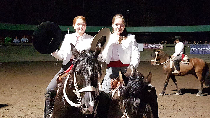 Josefina Zúñiga y Marjorie Hermosilla se coronaron campeonas del 10° Campeonato Nacional de Rodeo Femenino