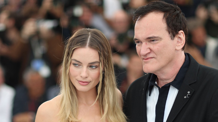 La molesta respuesta de Tarantino a reportero que le consultó por los "pocos diálogos" de Margot Robbie en su nueva película