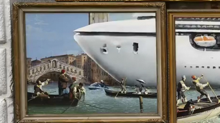 El artista callejero Banksy sorprende e impacta en Venecia con una crítica obra sobre el turismo