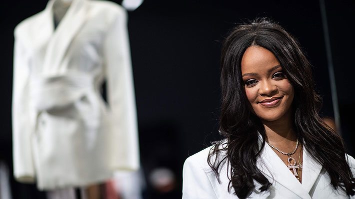 Rihanna entra al mundo de la moda de lujo con Fenty: prendas van desde los $156 mil hasta el millón de pesos