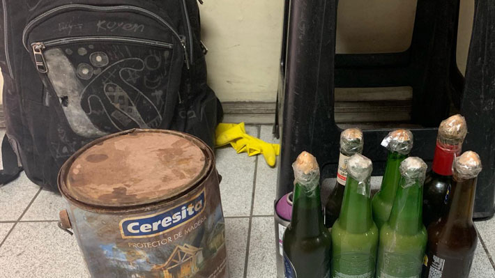 Detienen a alumno del Instituto Nacional que portaba botellas con acelerante en la mochila
