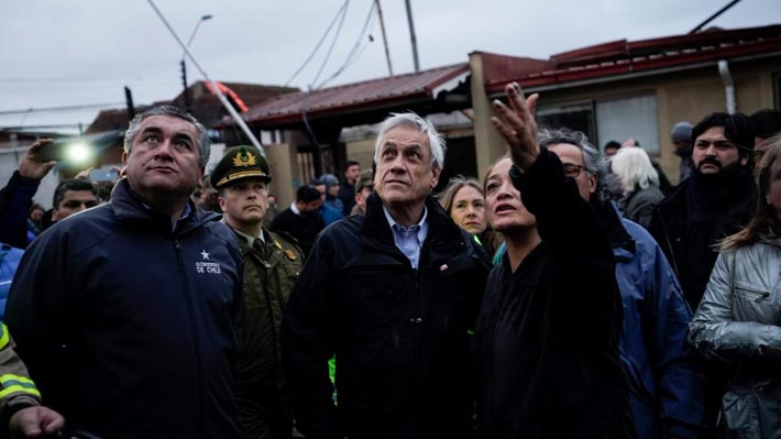 Piñera tras visita a zonas afectadas en Talcahuano: "La seguridad y el orden público van a estar garantizados"