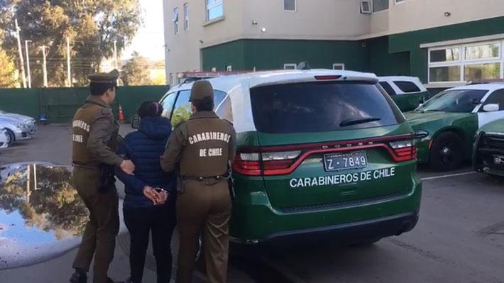 Mujer de 26 años fue detenida en Colina acusada de matar al padre de sus hijos