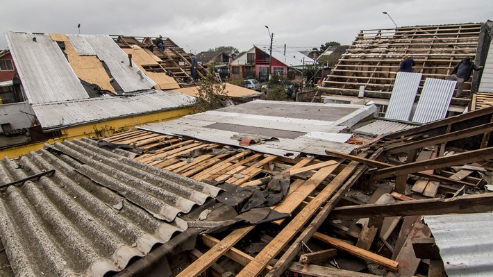 Intendente llamó a "la calma" ante falta de ayuda de emergencia y cifró en 700 las viviendas afectadas en Talcahuano