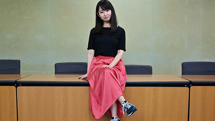 Mujeres japonesas se rebelan contra la obligación de usar zapatos de taco alto en el trabajo
