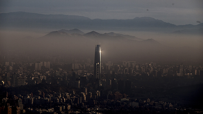 Intendencia decreta alerta ambiental para este martes en la Región Metropolitana