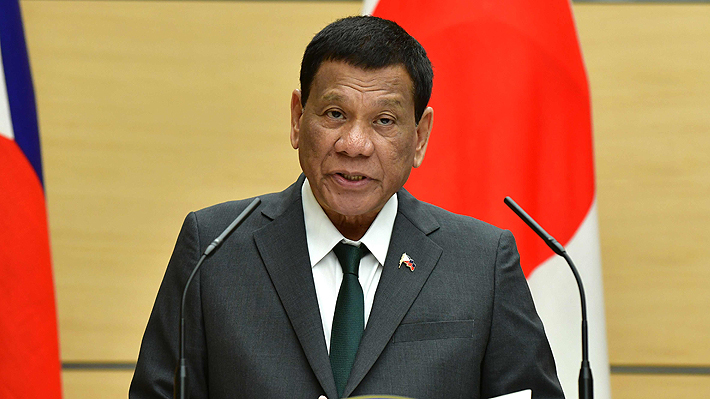 Presidente de Filipinas dice haberse "curado" de la homosexualidad gracias a las "mujeres hermosas"
