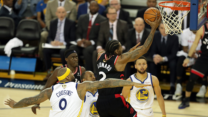 Los Raptors vencen a unos diezmados Warriors y se ponen por delante en las finales de la NBA