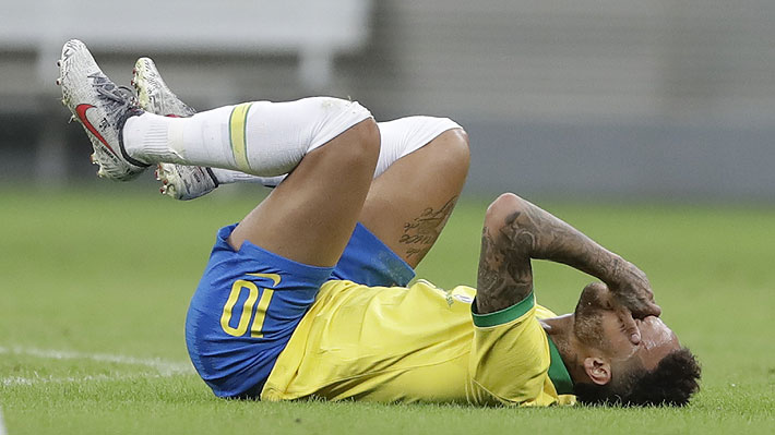 Incluso salió llorando: Mira la fuerte torcedura de tobillo por la que Neymar sufrió grave lesión y se perderá la Copa América