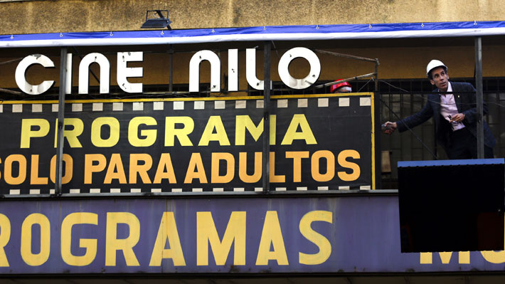 Alcalde Alessandri cierra dos cines para adultos en Santiago: "Nada aportan y los tiempos han cambiado"
