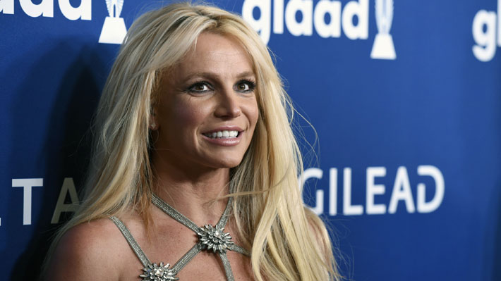 Britney Spears se indigna con los paparazzi y asegura que fotos en las que aparece en bikini fueron intervenidas