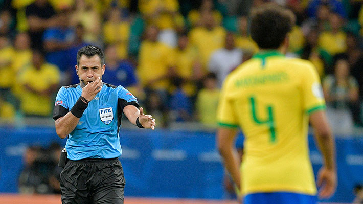 Video: Mira los tres goles que el árbitro chileno Julio Bascuñán le anuló a Brasil en la Copa América