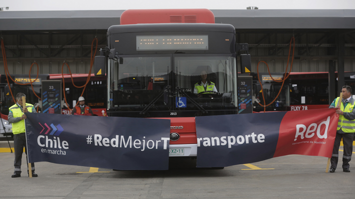 Transportes anuncia nuevos recorridos de RED para nueve comunas de Santiago